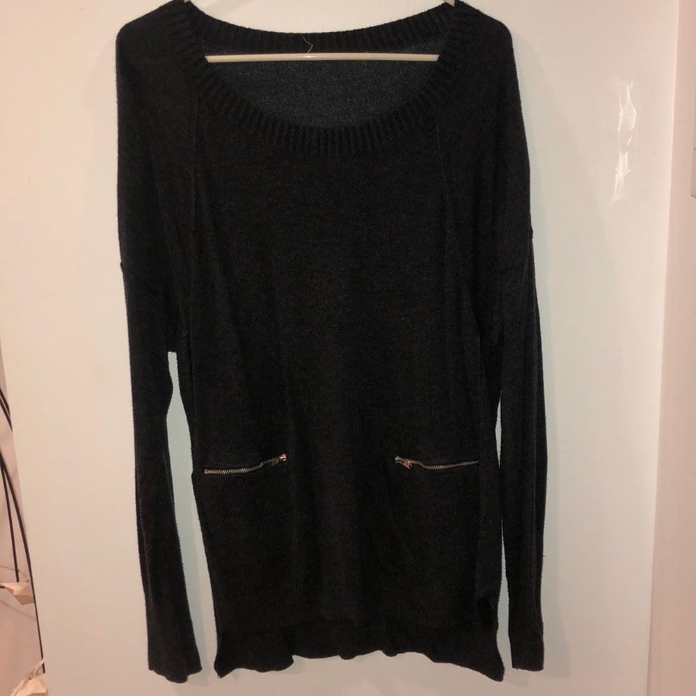Dark grey sweater W/ zipper pockets